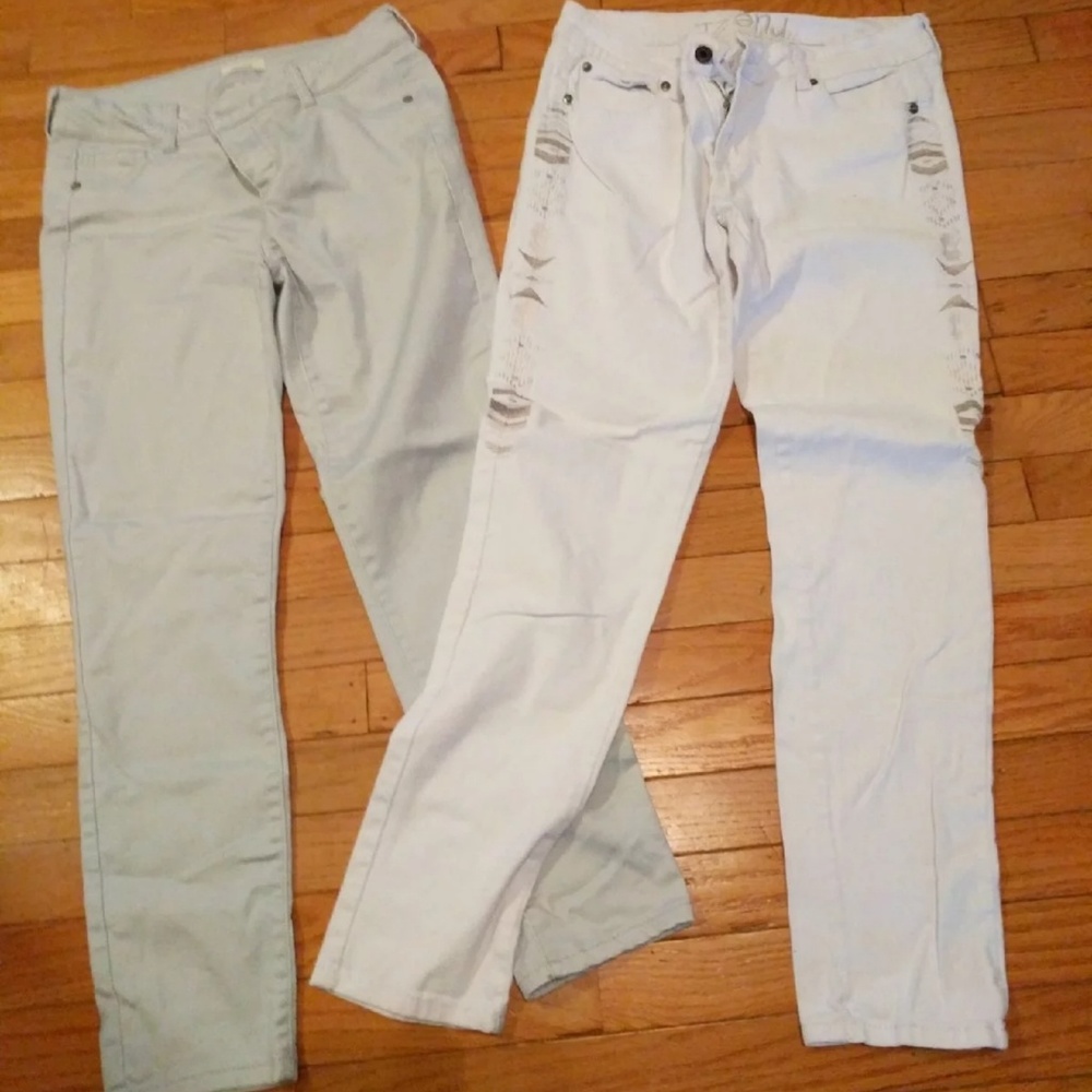 Bundle of 2 skinny jeans - like new!